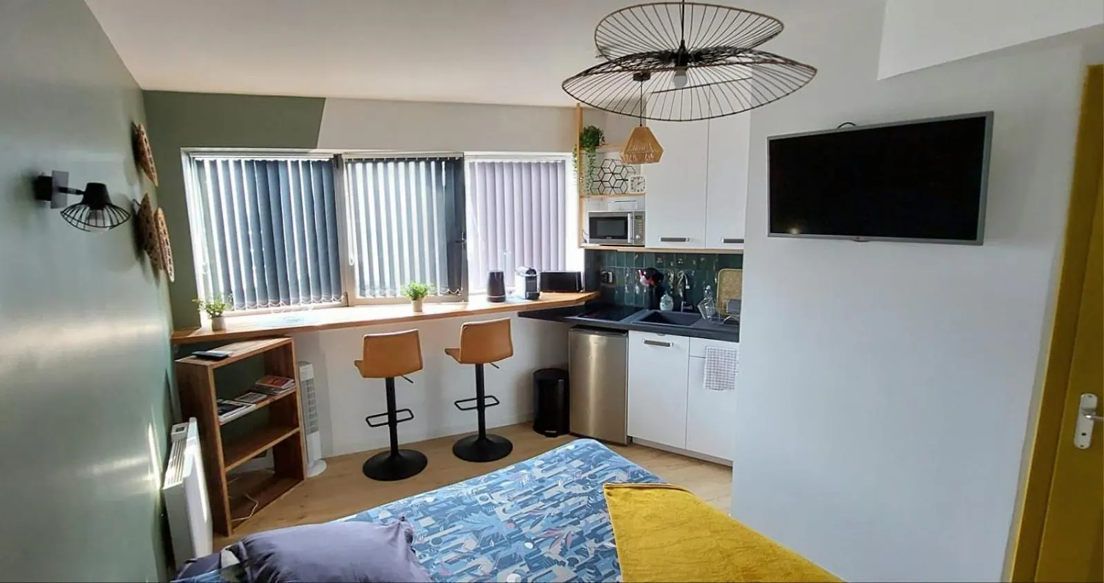 Vannes: Charmant Studio Sur Le Port